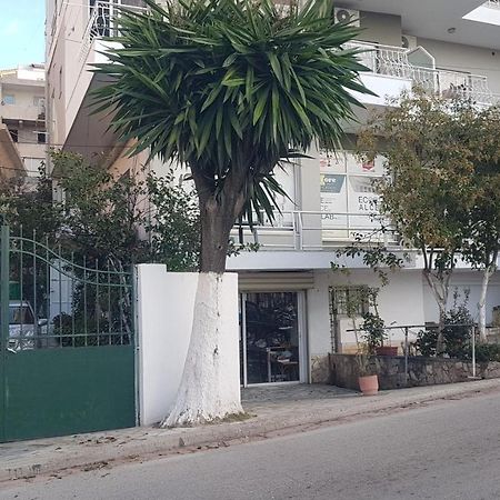 Aralis Rooms Sarandë Esterno foto