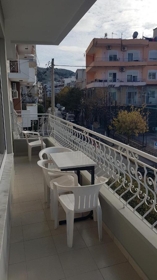 Aralis Rooms Sarandë Esterno foto