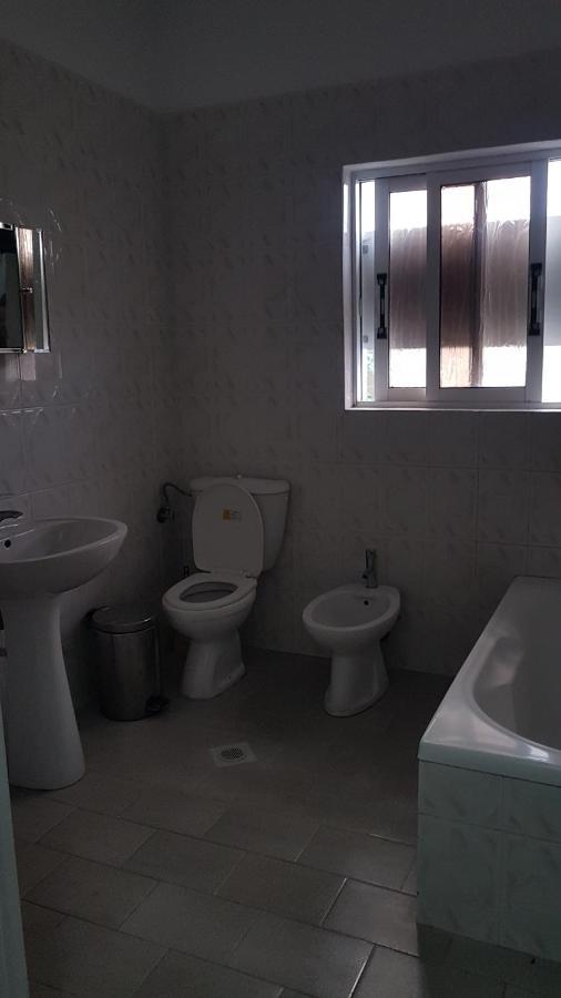 Aralis Rooms Sarandë Esterno foto