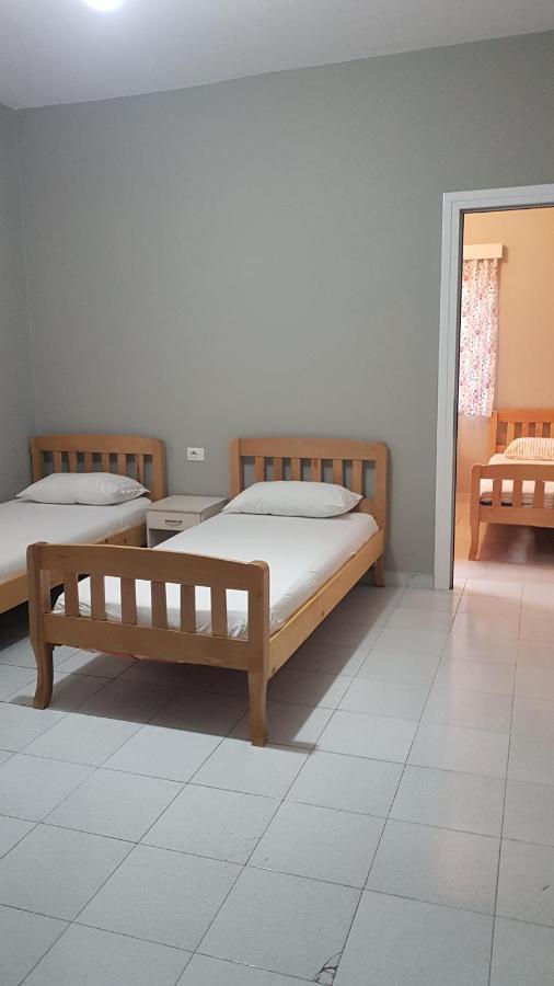 Aralis Rooms Sarandë Esterno foto