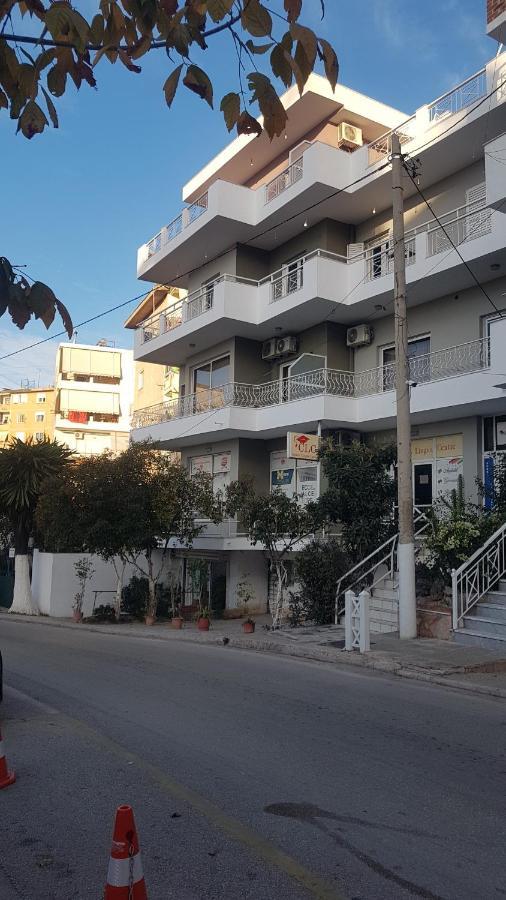 Aralis Rooms Sarandë Esterno foto