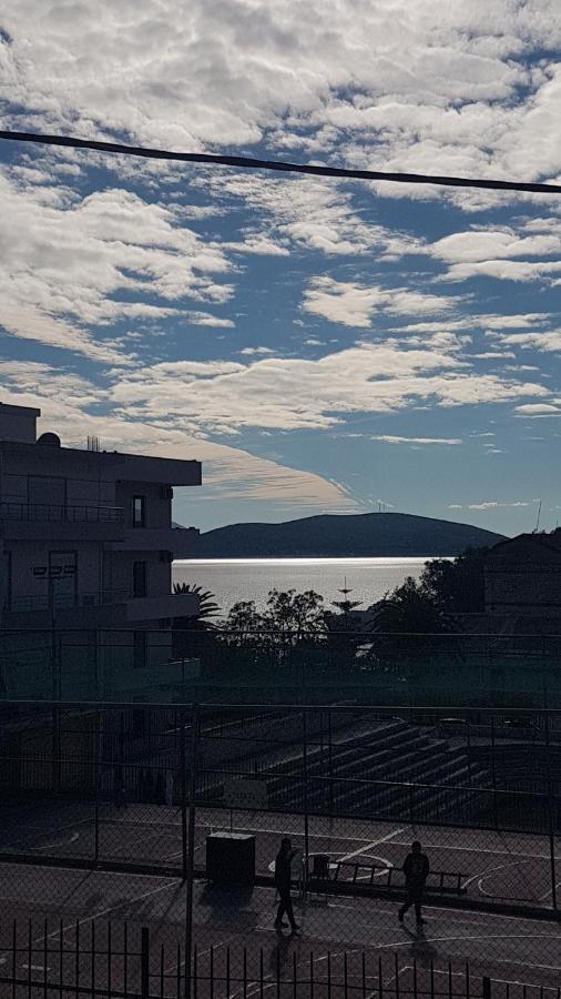 Aralis Rooms Sarandë Esterno foto