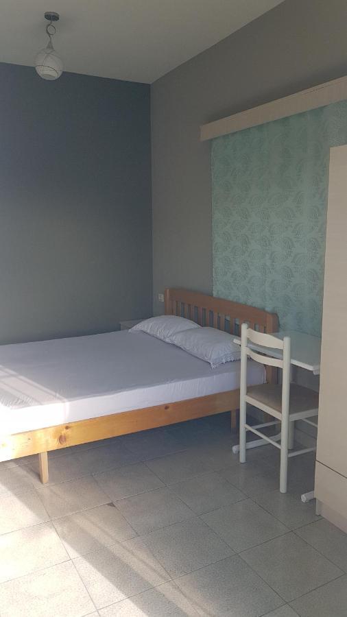 Aralis Rooms Sarandë Esterno foto