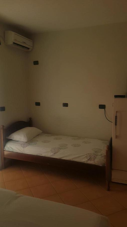 Aralis Rooms Sarandë Esterno foto