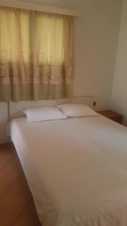 Aralis Rooms Sarandë Esterno foto